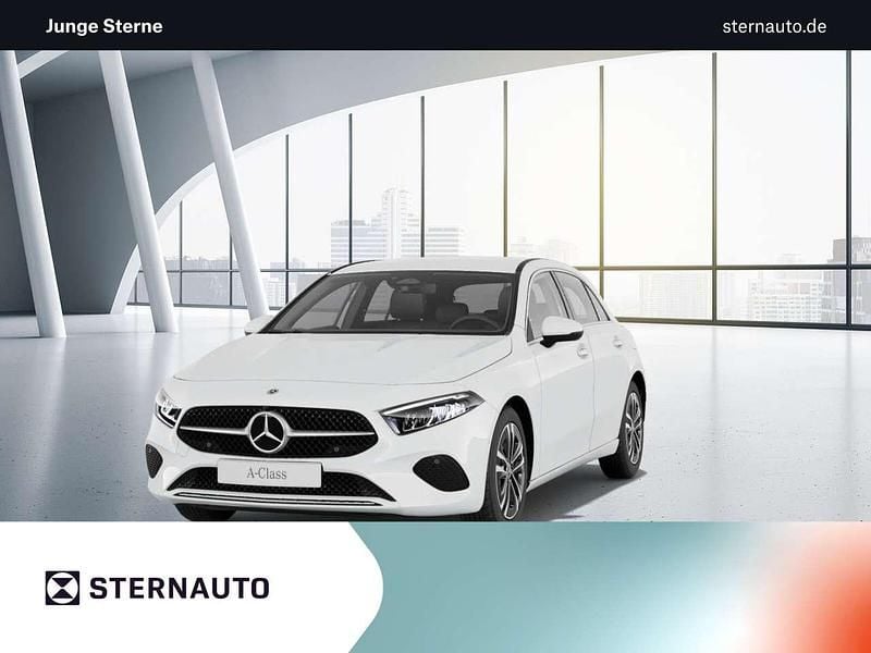 Weiß Gebraucht 2024 Mercedes A200 Limousine | 27.980 € (Guter Preis) - Bild 1/4