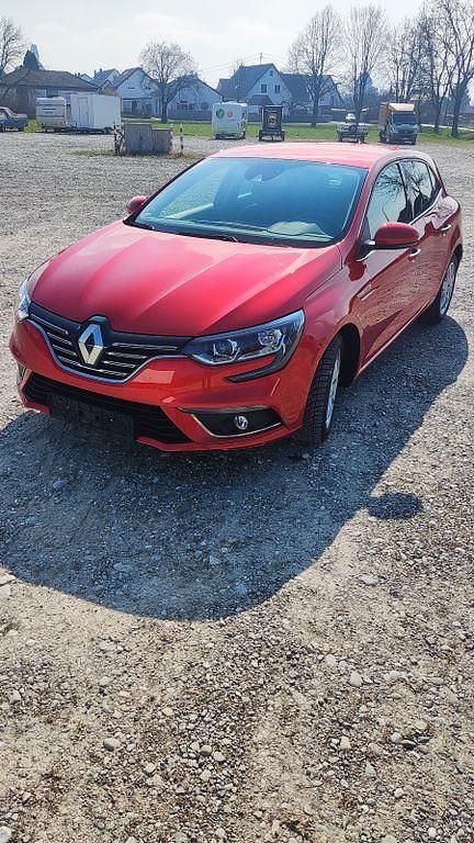 Gebraucht Renault Mégane IV Bose Edition 140 PS (102 kW) 2019 Rot Limousine