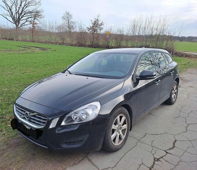 Gebraucht Volvo V60 Kinetic 150 PS (110 kW) 2011 Schwarz Kombi