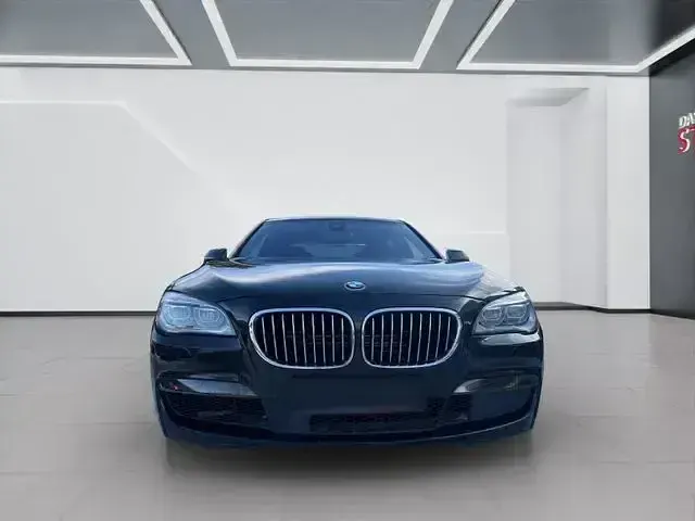 Gebraucht BMW 750L M Sport 449 PS (330 kW) 2014 Schwarz Limousine