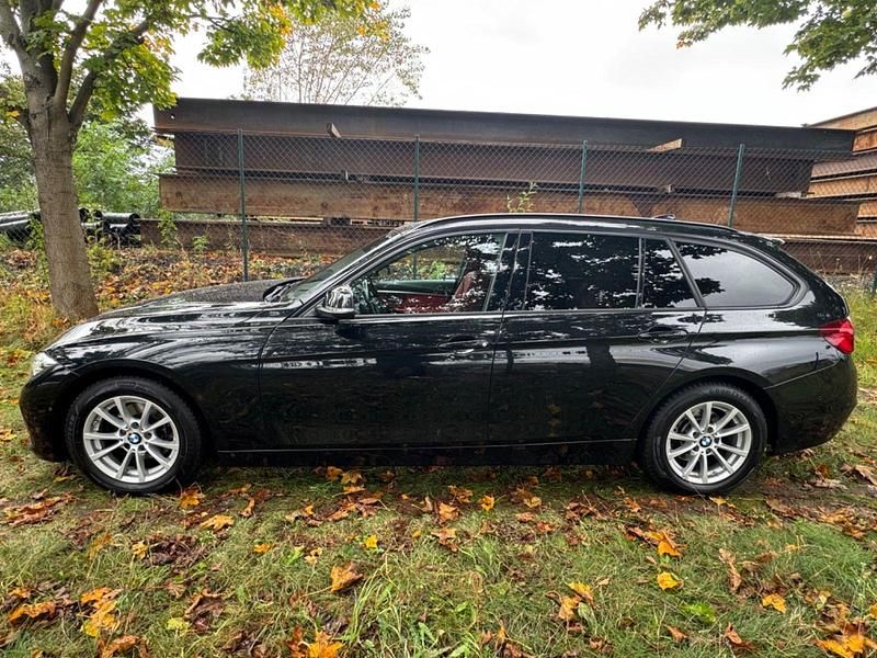 Gebraucht BMW 320 Efficient Dynamics 163 PS (119 kW) 2019 Schwarz Kombi