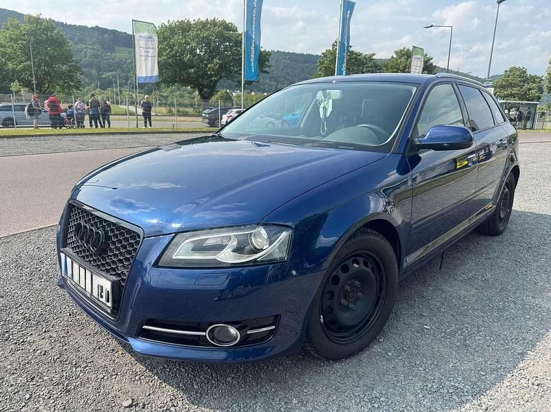 Blau Gebraucht 2011 Audi A3 Sportback Ambiente Kombi | 4.500 € (Guter Preis) - Bild 1/4