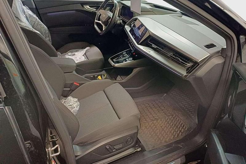 Gebraucht Audi Q4 e-tron Ambiente 125 kW (170 PS) 2022 Mythosschwarz metallic SUV