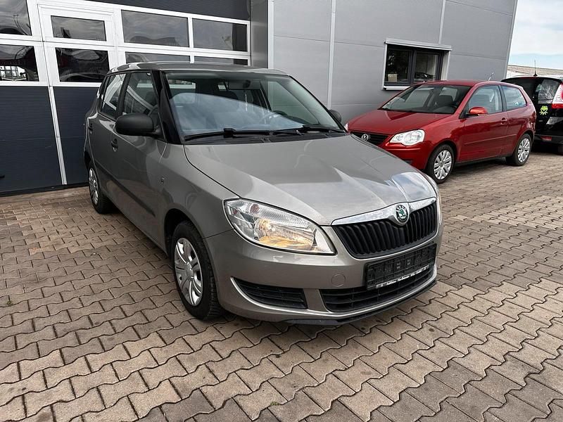 Gebraucht Skoda Fabia 70 PS (51 kW) 2012 Grau Kleinwagen