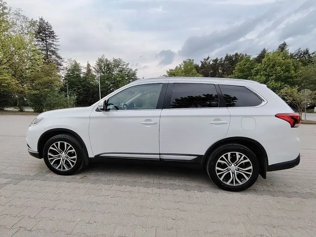 Gebraucht Mitsubishi Outlander Top 150 PS (110 kW) 2017 Weiß SUV