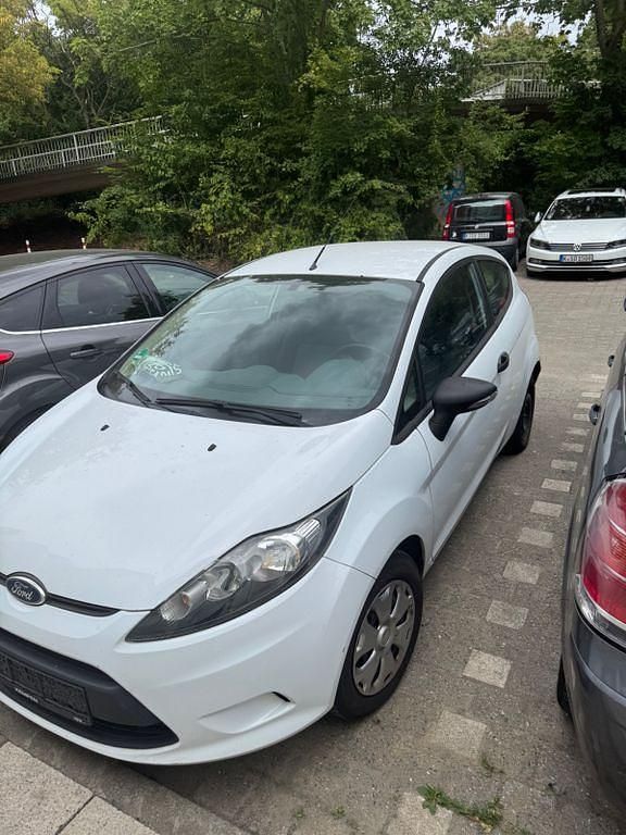 Gebraucht Ford Fiesta Trend 75 PS (55 kW) 2011 Weiß Kleinwagen