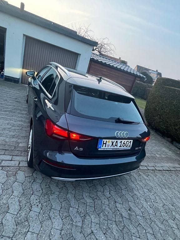 Gebraucht Audi A3 Ambiente 150 PS (110 kW) 2022 Grau Limousine