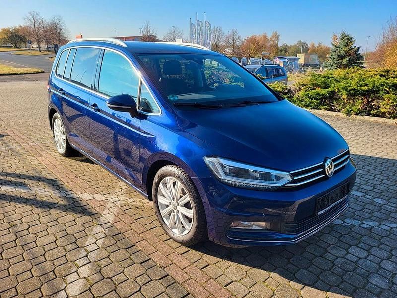 Blau Gebraucht 2016 VW Touran Highline Van / Kleinbus | 13.990 € - Bild 1/4