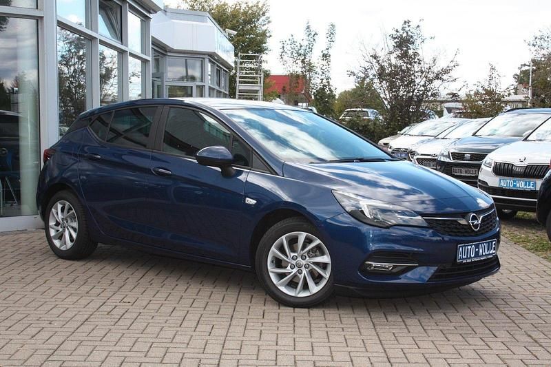 Blau Gebraucht 2020 Opel Astra Edition Kleinwagen | 13.950 € (Fairer Preis) - Bild 1/4