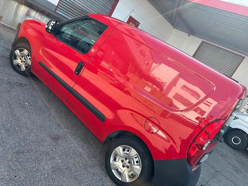 Gebraucht Opel Combo 90 PS (66 kW) 2013 Rot Van / Kleinbus