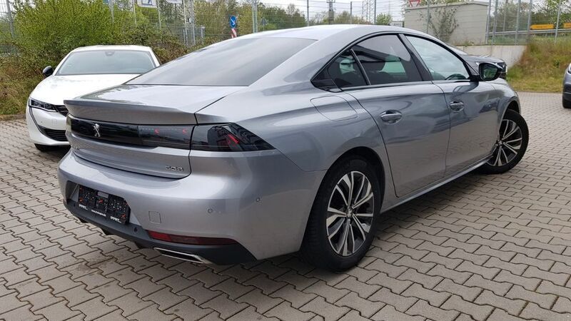 Gebraucht Peugeot 508 Allure 131 PS (96 kW) 2022 Schwarz Limousine