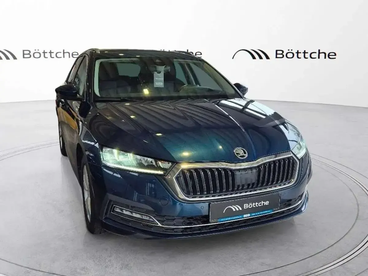 Gebraucht Skoda Octavia Style 150 PS (110 kW) 2022 Lavablau metallic Kombi