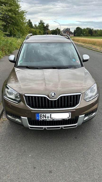 Braun Gebraucht 2015 Skoda Yeti Adventure SUV | 12.500 € (Fairer Preis) - Bild 1/4