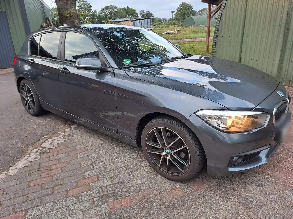 Gebraucht BMW 116 Advantage 116 PS (85 kW) 2016 Grau Kleinwagen