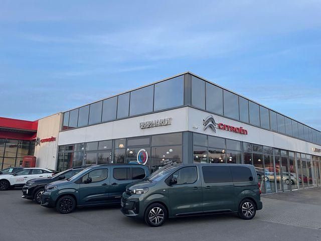 Grün (all terraingrün) Gebraucht 2025 Citroën Spacetourer Van / Kleinbus | 45.999 € - Bild 1/4