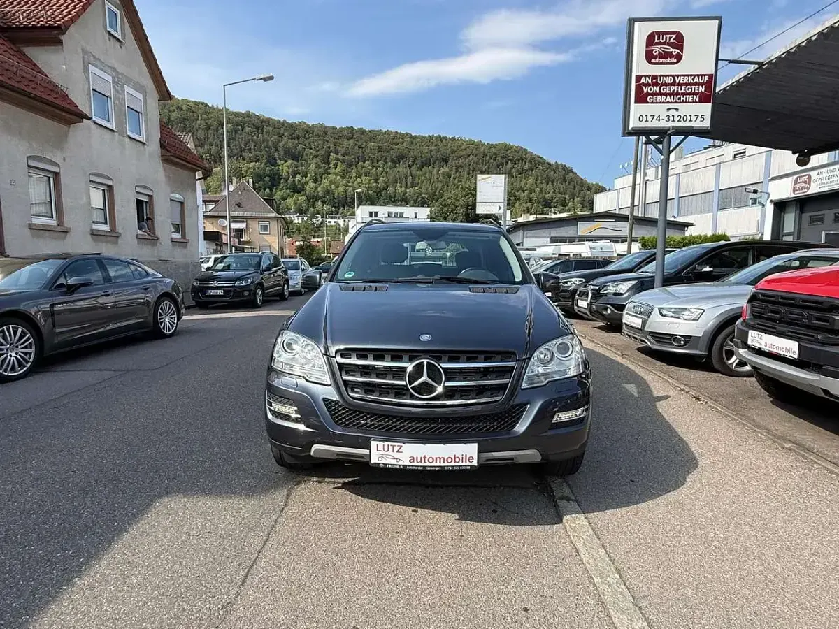 Gebraucht Mercedes ML300 204 PS (150 kW) 2011 Tenoritgrau  metalliclack SUV