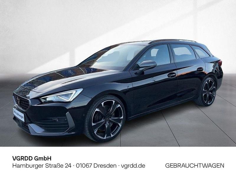 Midnight schwarz metallic Gebraucht 2022 Cupra Leon VZ Limousine | 30.490 € (Fairer Preis) - Bild 1/4