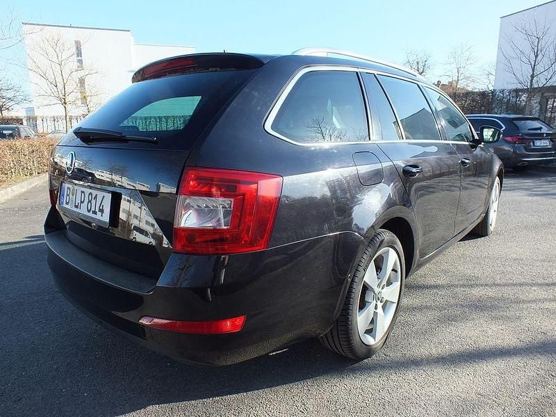 Gebraucht Skoda Octavia Elegance 179 PS (131 kW) 2014 Schwarz Kleinwagen