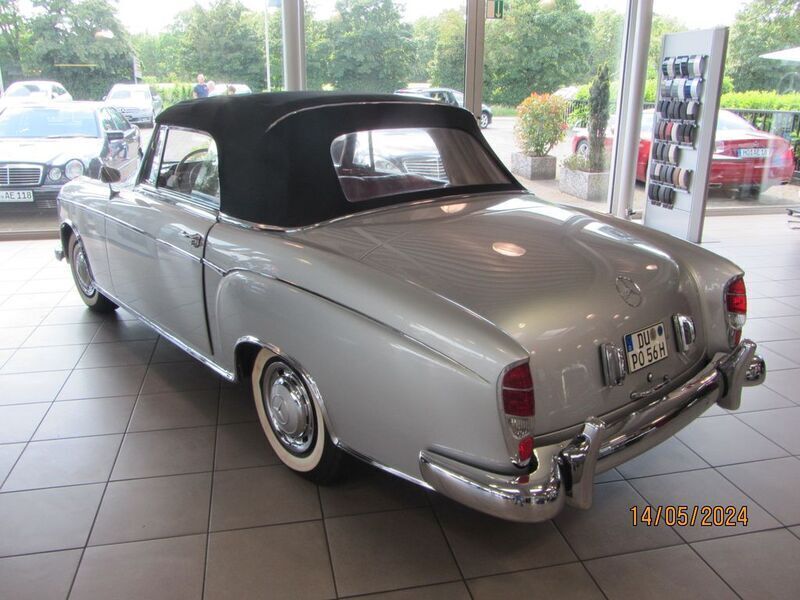 Gebraucht Mercedes 220 106 PS (77 kW) 1956 Silber Cabrio