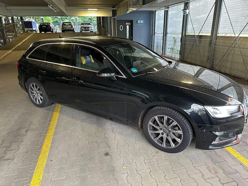 Gebraucht Audi A4 Sport 150 PS (110 kW) 2019 Schwarz Kombi