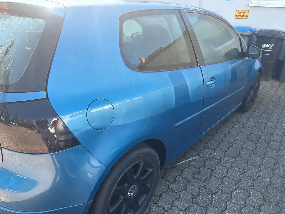 Gebraucht VW Golf 140 PS (102 kW) 2004 Blau Coupé