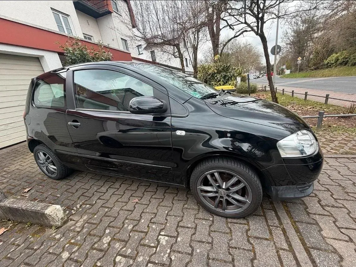 Gebraucht VW Fox Edition 60 PS (44 kW) 2010 Schwarz Kleinwagen