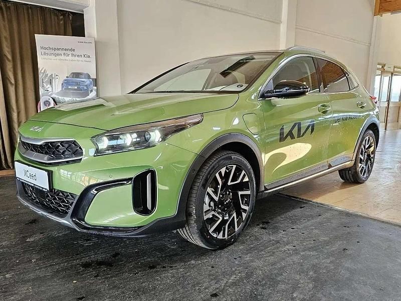 Celadon grün Gebraucht 2024 Kia XCeed Spirit SUV | 34.990 € - Bild 1/4