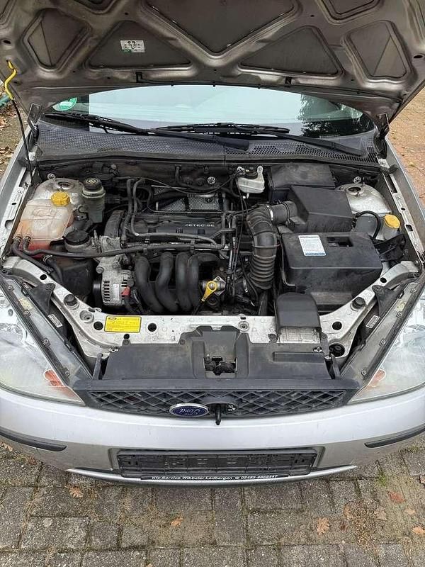 Usata Ford Focus 101 CV (74 kW) 2002 Argento Berlina
