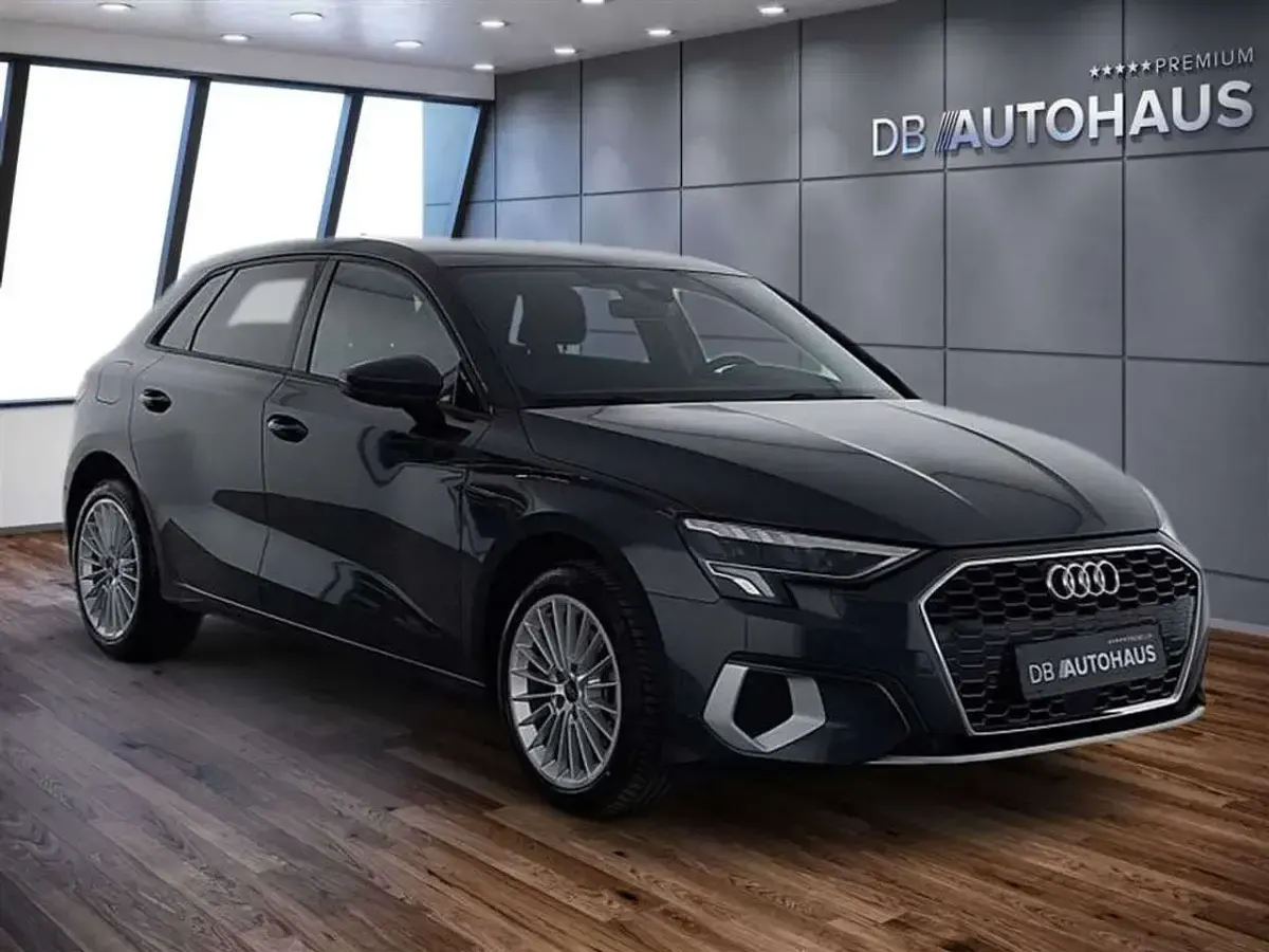 Gebraucht Audi A3 Advanced Plus 110 PS (80 kW) 2023 Grau Limousine