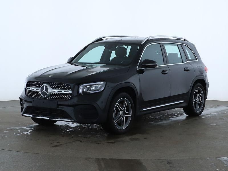 Metalliclack kosmosschwarz Gebraucht 2022 Mercedes GLB180 AMG SUV | 36.610 € (Fairer Preis) - Bild 1/4