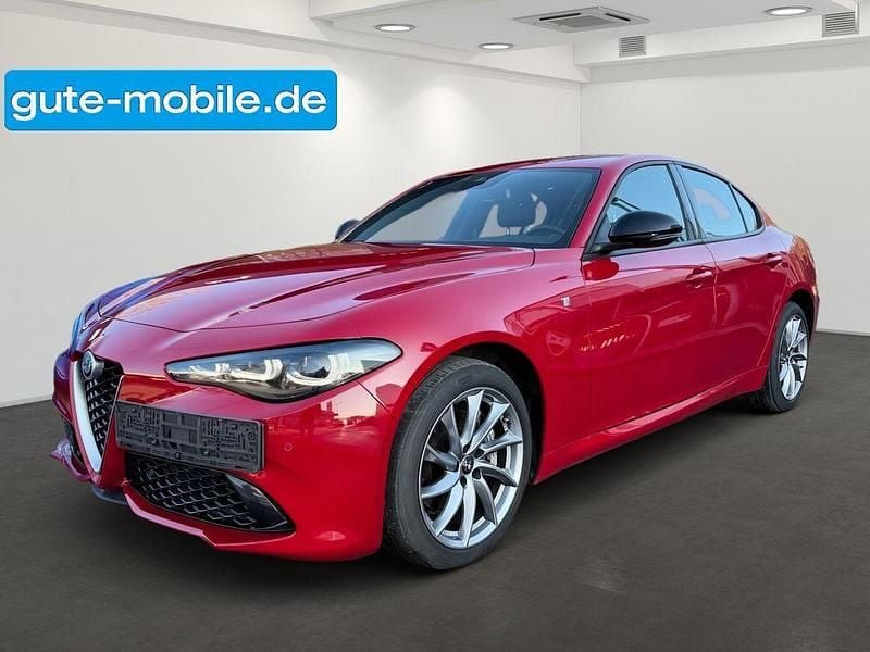 Rot rosso alfa Gebraucht 2023 Alfa Romeo Giulia Ti Limousine | 30.990 € (Superpreis) - Bild 1/4