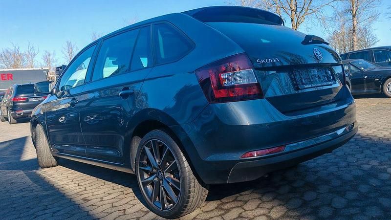 Gebraucht Skoda Rapid Emotion Plus 125 PS (91 kW) 2015 Grau Kleinwagen