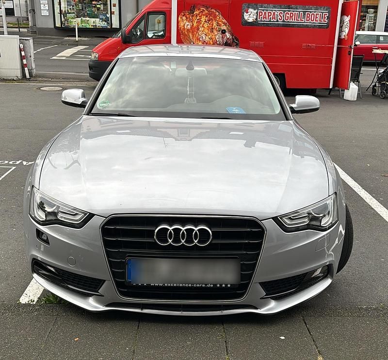 Grau Gebraucht 2016 Audi A5 Sportback Coupé | 14.500 € (Guter Preis) - Bild 1/4