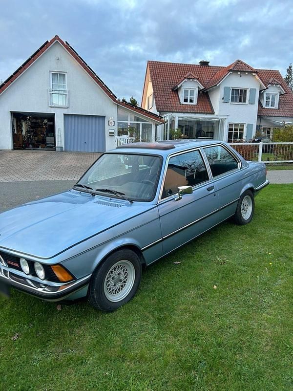 Gebraucht BMW 323 Basis 143 PS (105 kW) 1978 Blau Coupé