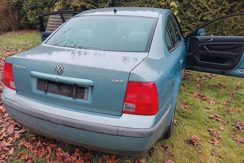 Gebraucht VW Passat 150 PS (110 kW) 1998 Grün Limousine