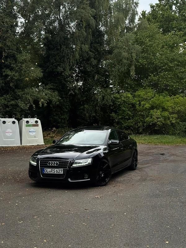 Schwarz Gebraucht 2011 Audi A5 Premium Limousine | 15.000 € - Bild 1/4