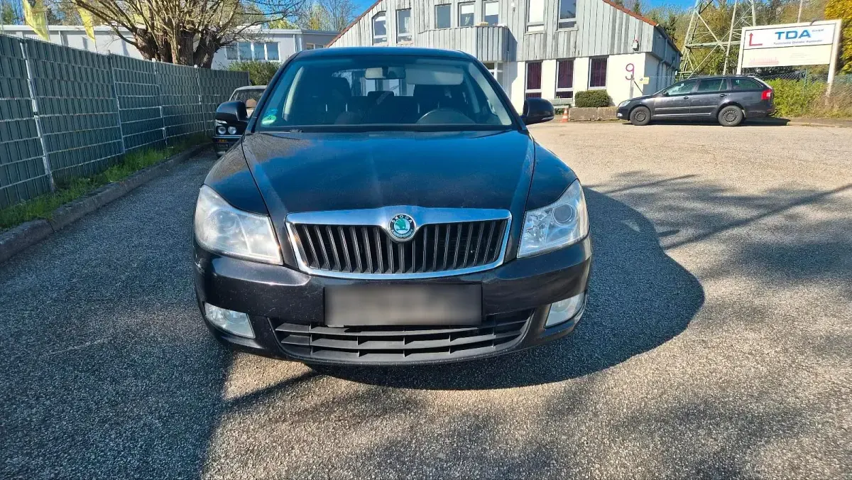 Gebraucht Skoda Octavia 140 PS (102 kW) 2012 Schwarz Kombi