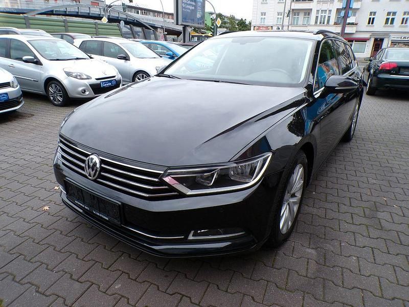 Schwarz Gebraucht 2017 VW Passat Comfortline Kombi | 13.990 € (Fairer Preis) - Bild 1/4