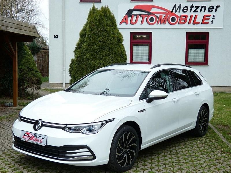 Gebraucht VW Golf VIII Style 150 PS (110 kW) 2023 Weiß Kombi