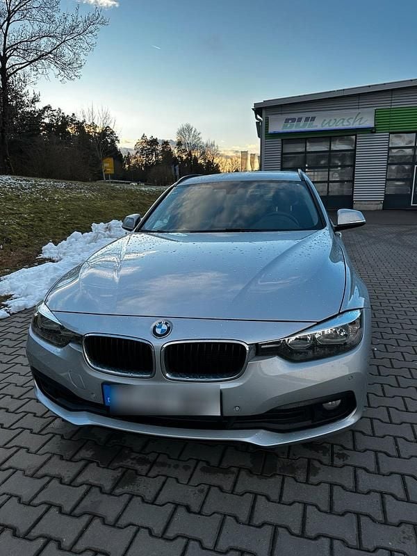 Gebraucht BMW 318 150 PS (110 kW) 2016 Silber Kombi