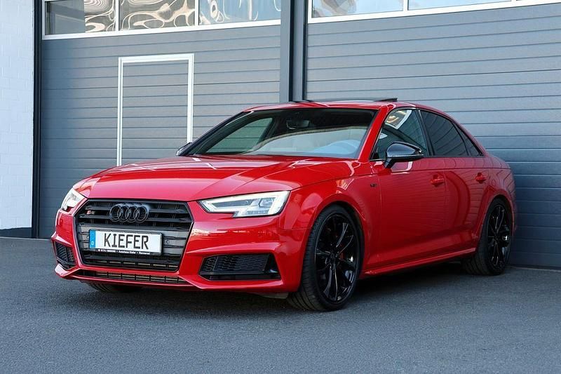 Gebraucht Audi S4 Sport 354 PS (260 kW) 2018 Rot Limousine
