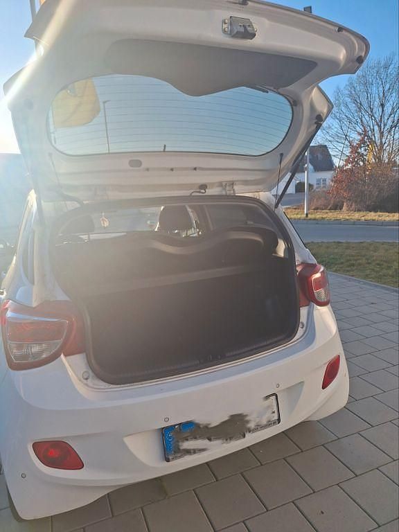 Gebraucht Hyundai i10 Passion Plus 87 PS (63 kW) 2016 Weiß Kleinwagen