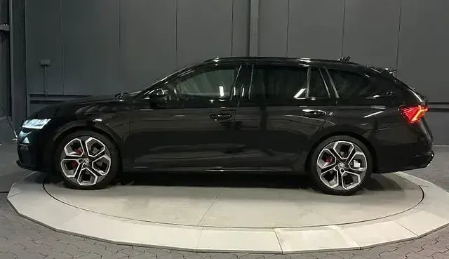 Gebraucht Skoda Octavia RS 200 PS (147 kW) 2022 Blackmagic perleffekt Kombi