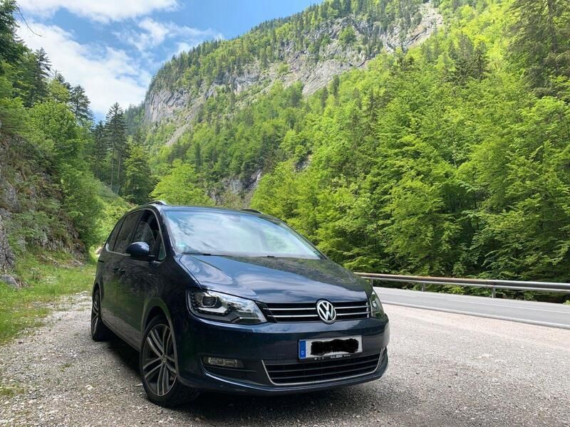 Blau metallic Gebraucht 2013 VW Sharan Life Van / Kleinbus | 21.450 € (Teuer) - Bild 1/4
