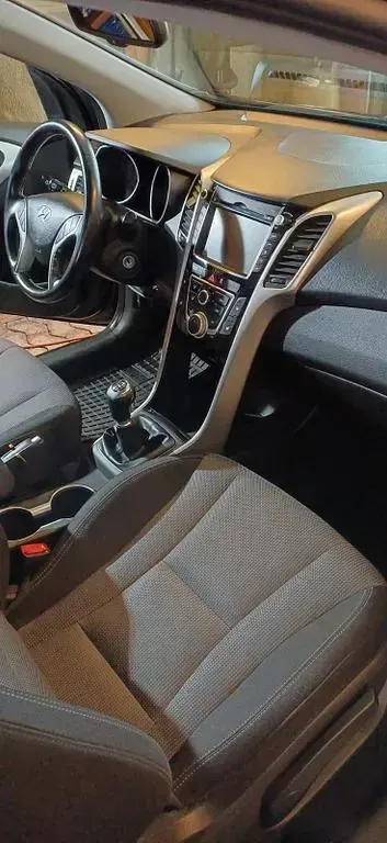 Gebraucht Hyundai i30 Trend 136 PS (100 kW) 2016 Schwarz Limousine