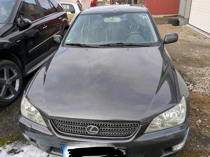 Schwarz Gebraucht 2001 Lexus IS200 Limousine | 2.300 € - Bild 1/4