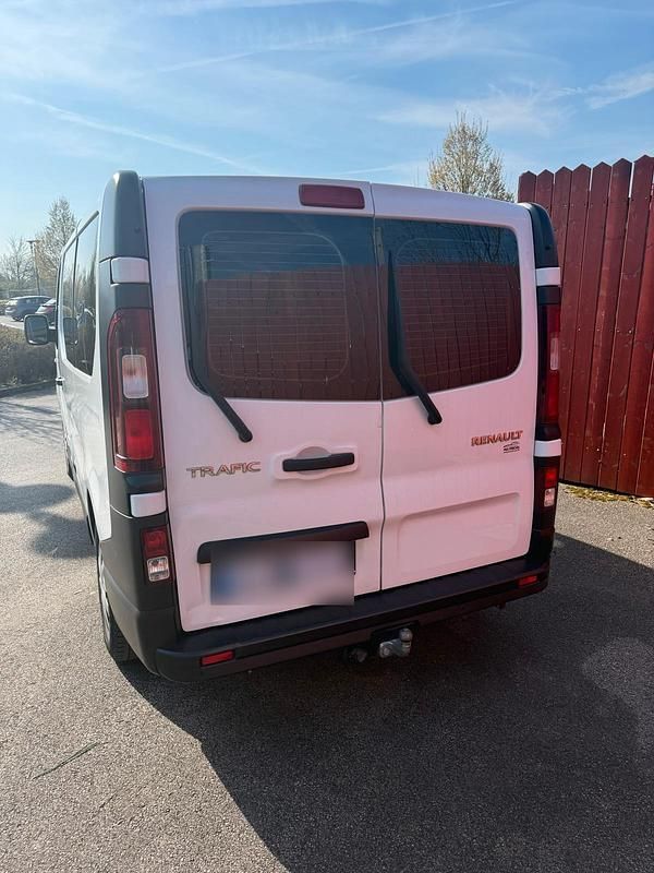 Second-hand Renault Traffic 2018 Alb Monovolum