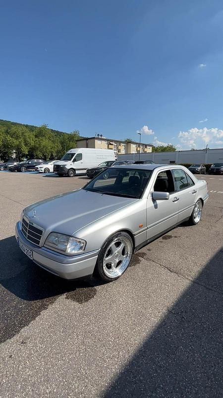 Silber Gebraucht 1995 Mercedes C180 Limousine | 3.999 € - Bild 1/4