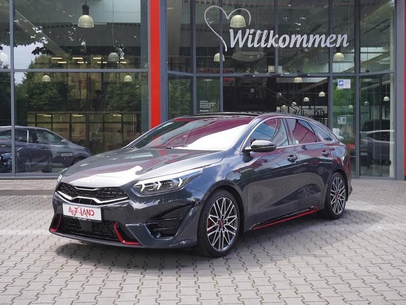 Grau Gebraucht 2024 Kia Ceed GT 2 Kombi | 32.950 € (Etwas zu teuer) - Bild 1/4