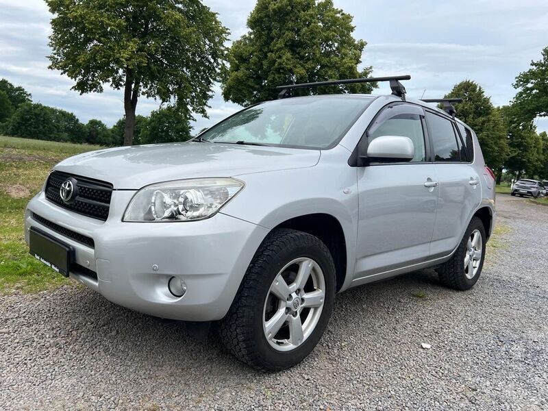 Silber Gebraucht 2008 Toyota RAV4 Executive SUV | 7.990 € (Guter Preis) - Bild 1/4